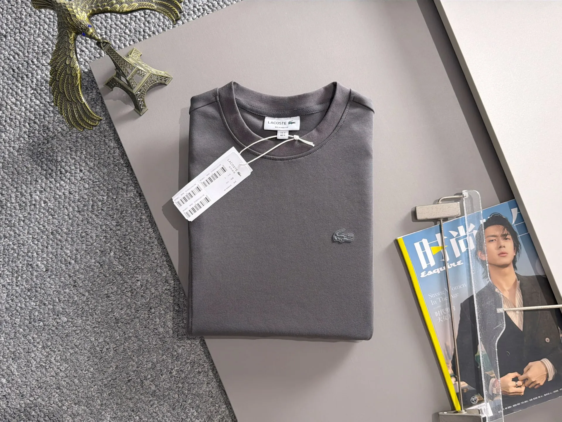 LACOSTE French crocodile Lacoste New Arrival long-sleeved sweatshirt for men and women. Same Style. Many stars have the same style. Craftsmanship that cannot be copied by ordinary small workshops. No matter in terms of materials, detail restoration and craftsmanship, we are not afraid of any challenges, just to provide you with wonderful products. Compare the top Original versions at will. Just to do better at any cost. Unique imported fabric feel. Purely imported German machine production. Precision operation. Thousands of needles density. Full set of New Arrival accessories with three standards for simultaneous customization. Upper body Versatile fashion. A perfect choice for autumn and winter. A must-have item. Sizes: 3-7 (equivalent to M-3XL)